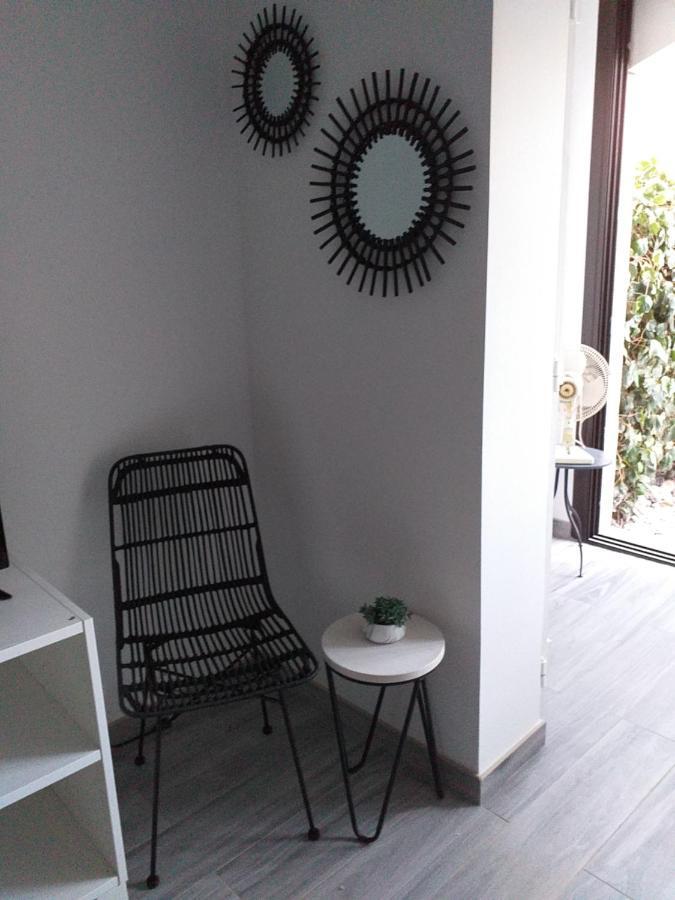 Joli Studio Res Au Calme En Rez De Jardin A Bandol. エクステリア 写真